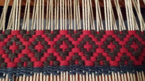 Norwegian Weaving, Krokbragd Weaving, Tapestry Loom Weaving, Weaving Loom Diy, Textile Tapestry, Inkle Weaving, Weaving Loom Projects, Peg Loom, Paper Cutout Art