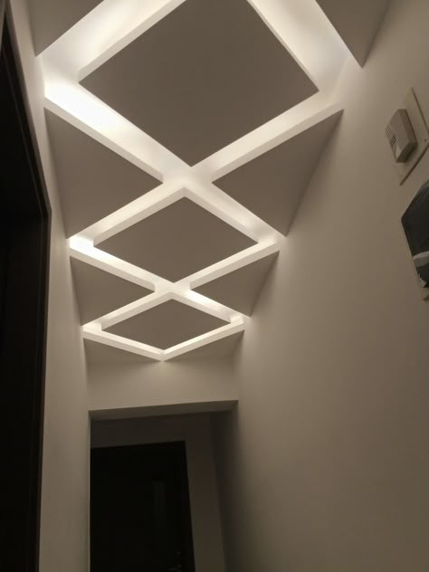 Entrance Pop Ceiling, Folsiling Ideas, Fall Ceiling Designs For Passage, Small Passage Ceiling Design, Pop Design For Passage Ceiling, Piopi Designs For Hall New, Pop Degine For Hall, Entrance Pop Design, Ceiling Design For Passage