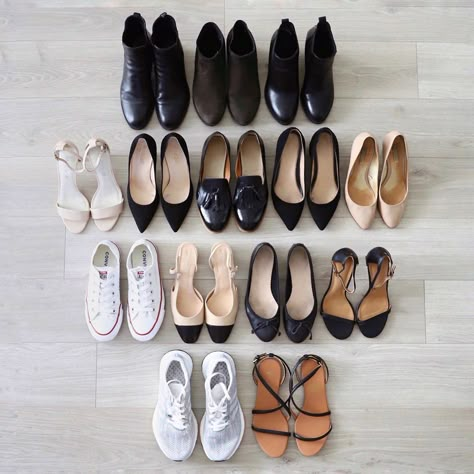 Minimal Shoe Collection, Capsule Shoe Collection, Shoe Staples For Women, Capsule Shoes Women, Shoe Essentials Women, Minimalist Shoe Collection, Capsule Shoes, Find My Own Style, Capsule Wardrobe Shoes