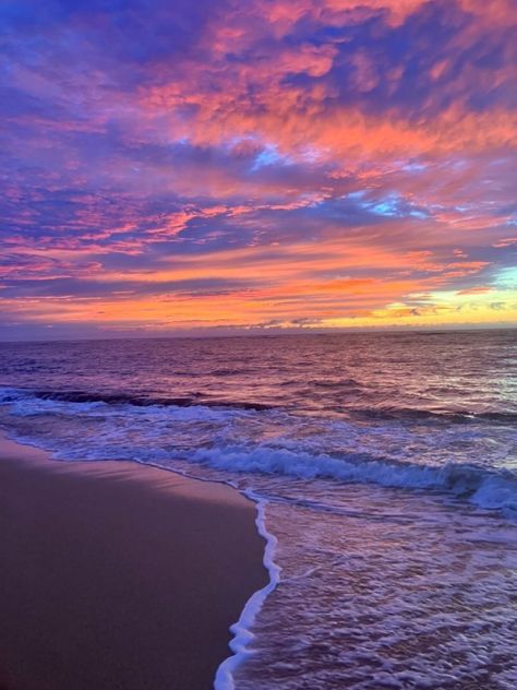 Pretty Sunsets, Beach Sunset Wallpaper, Pretty Views, Beautiful Ocean Pictures, Pretty Skies, Ocean Pictures, Sky Pictures, Sunsets And Sunrises, Pretty Landscapes