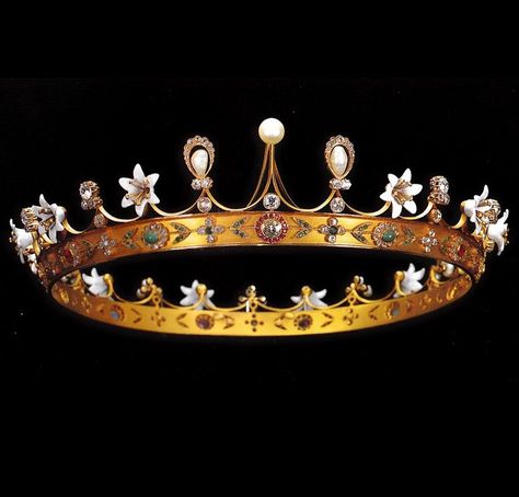 Royal Crowns, Royal Tiaras, Gold Tiara, Diamond Tiara, Historical Jewellery, Royal Jewels, Royal Jewelry, Crown Jewels, Tiaras And Crowns