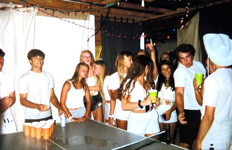 highschool party fun aesthetic theme 2000s Highschool Aesthetic, Highschool Party Ideas, Project X Party Aesthetic, Party Aesthetic Teenage, Highschool Party Aesthetic, After Party Aesthetic, Teenage Party Aesthetic, Teen Party Aesthetic, Teenage Summer Party