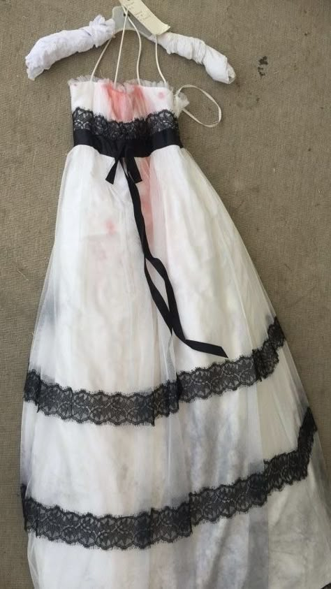 Jennifer Body Prom Dress, Jennifer’s Body Dress, Jennifers Body Prom Dress, Jenifer Body Costume, Femcel Movies, 2022 Halloween Costume, Jennifer’s Body, Costumes 2023, Check Outfit