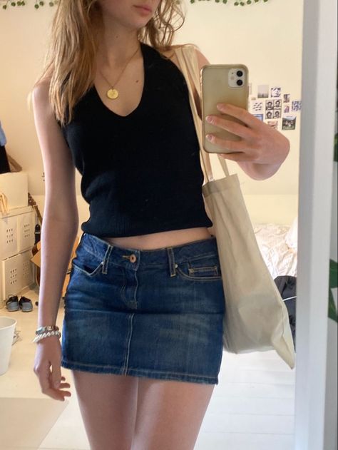 Halter Top Mini Skirt, Casual Jean Skirt Outfits Summer, Denim Skirts Short, Short Demin Skirt Outfits, Halter Top And Skirt Outfits, Outfit Ideas Skirt Short, Denim Skirt Short Outfits, Short Skirts Outfits Aesthetic, Demin Mini Skirt Outfits