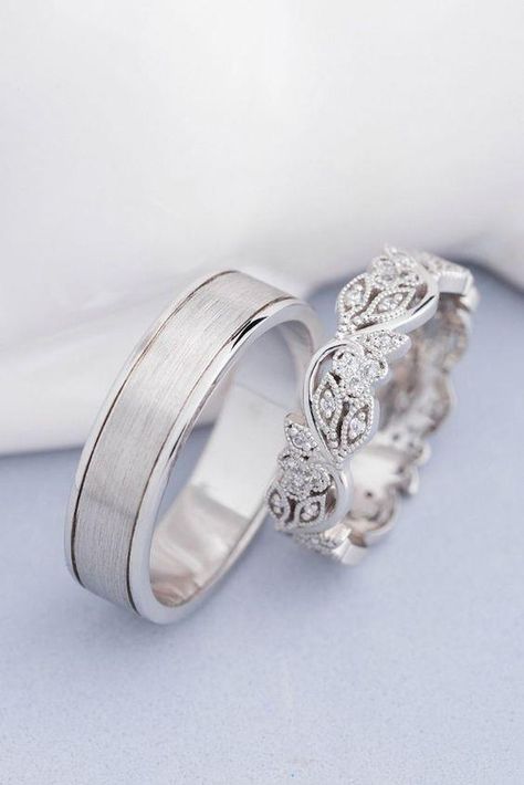 His and Hers wedding Bands. Wedding rings set. Unique wedding bands. Matching wedding bands. Couple rings. Milgrain wedding bands, #Bands #Couple #Matching  ... daha fazla Wedding Rings Sets His And Hers, خواتم خطوبة, قلادات متدلية, Wedding Ring Sets Unique, Diamonds Rings, Wedding Rings Round, Celtic Wedding Rings, Engagement Ring For Her, Best Engagement Rings