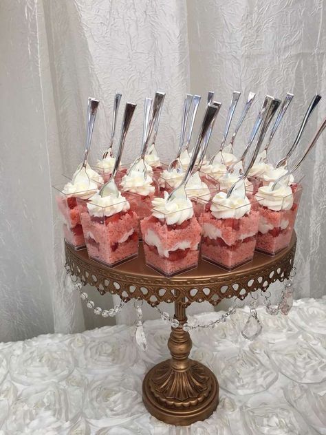 CAKE STANDS for dessert table by : http://www.opulenttreasures.com/shop/ A little princess on the way | CatchMyParty.com Tastemade Dessert, Princess Baby Shower Cake, Baby Shower Cake Table, Dessert Mini, Baby Shower Dessert Table, Desserts Cake, Baby Shower Treats, Shower Desserts, Dessert Party