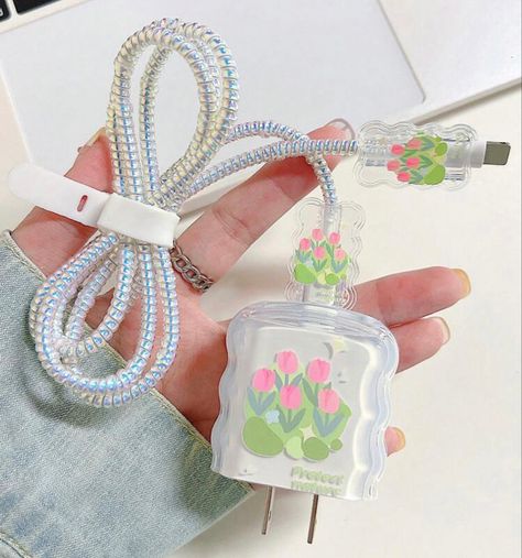 Heart Airpods, Case Iphone Couple, Diy Wall Hanging Yarn, Cute Airpods Case, Apple Watch Hacks, Charger Cover, Watches Women Simple, Phone Bling, Charger Protector