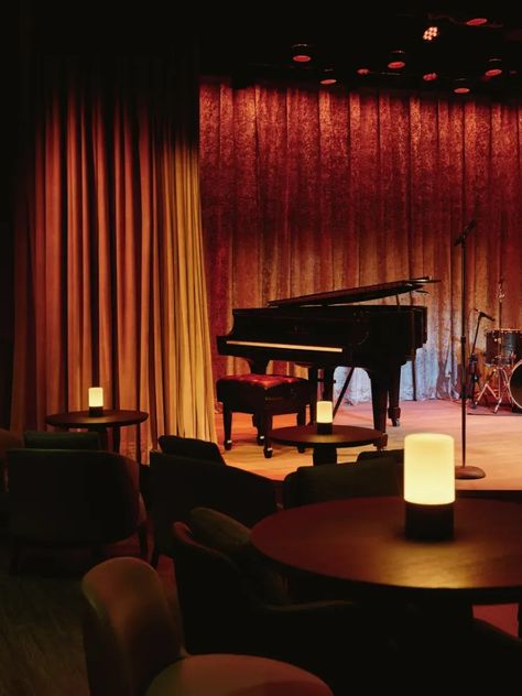 The Jazz Club At Aman New York Jazz Club Interior, Aman New York, Lounge Aesthetic, Arte Jazz, Jazz Lounge, Jazz Cafe, Jazz Bar, Hotel Owner, New York Hotels