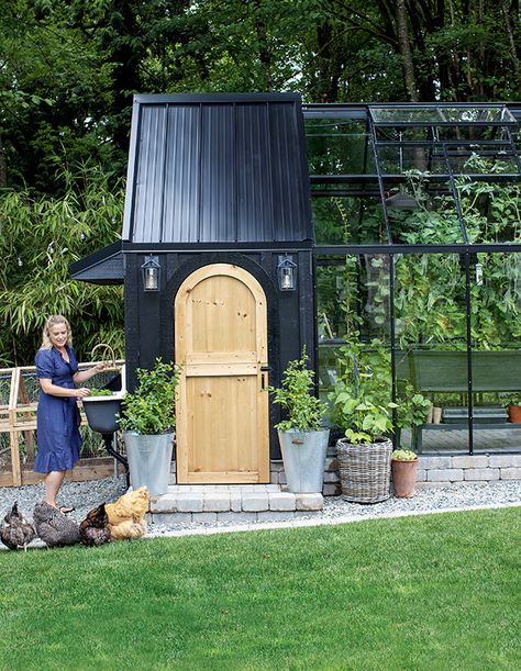 This Dreamy Greenhouse Is Also A Chicken Coop And Party Room - House & Home Cute Chicken Coops, Country Home Magazine, Home Greenhouse, Backyard Greenhouse, Backyard Shed, Cute Chickens, Love Garden, Garden Boxes, Veggie Garden