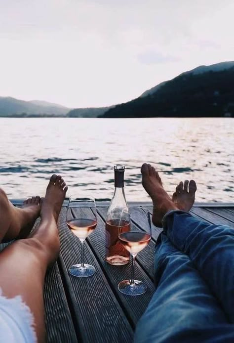 Funny Relationship Pictures, Marriage Pictures, Country Engagement Pictures, Country Girl Life, Its A Mans World, Summer Romance, Lake Pictures, Photography Beach, Relationship Goals Pictures