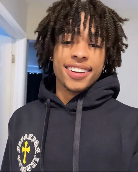 Hair Twists Black, Dreadlocks Men, Black Dreads, Mens Dreads, Cute Dreads, Dreadlock Hairstyles For Men, Light Skin Men, Dark Skin Boys, Dark Skin Men