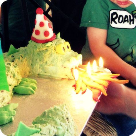 Idea: put the candles near the dragon's mouth, to give the "breathing fire" effect Dragon Party Ideas, Dragon Birthday Cakes, Knights Party, Knight Birthday Party, Knight Birthday, Dragon Birthday Party, Animal Themed Birthday Party, Dragon Cakes, Knights And Dragons