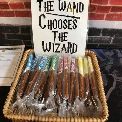 Harry Potter Shower Ideas, Pretzel Wands, Harry Potter Bachelorette Party, Harry Potter Treats, Harry Potter Desserts, Harry Potter Shower, Harry Potter Snacks, Harry Potter Bridal Shower, Harry Potter Movie Night