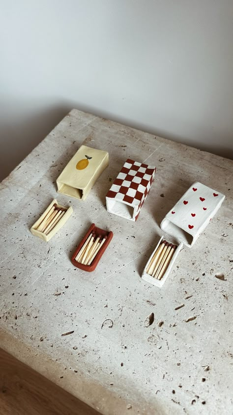 Matches Box Diy, Clay Match Box Diy, Handmade Pottery Beginner, Air Dry Clay Match Holder Diy, Clay Diy Decoration, At Home Clay Pottery, Ceramic Diy How To Make, Fun Air Dry Clay Ideas, Pottery At Home Diy