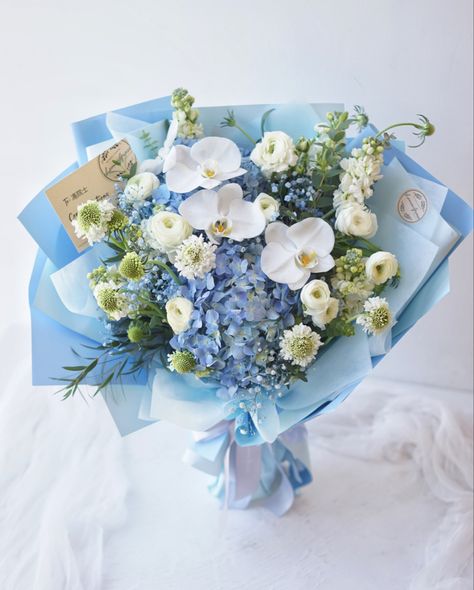 Big Bouquet, Sky Wedding, Graduation Flowers, Stars In The Sky, Flower Gift Ideas, Bouquet Gift, Gift Bouquet, Flowers Bouquet Gift, Beautiful Bouquets