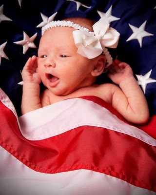 4th Of July Pictures Baby, Labor Day Photoshoot Ideas, Labor Day Baby Photoshoot, July Newborn, Patriotic Photography, 4th Of July Pics, Newborn Photography Ideas, 4th Of July Photography, Diy Newborn Photography