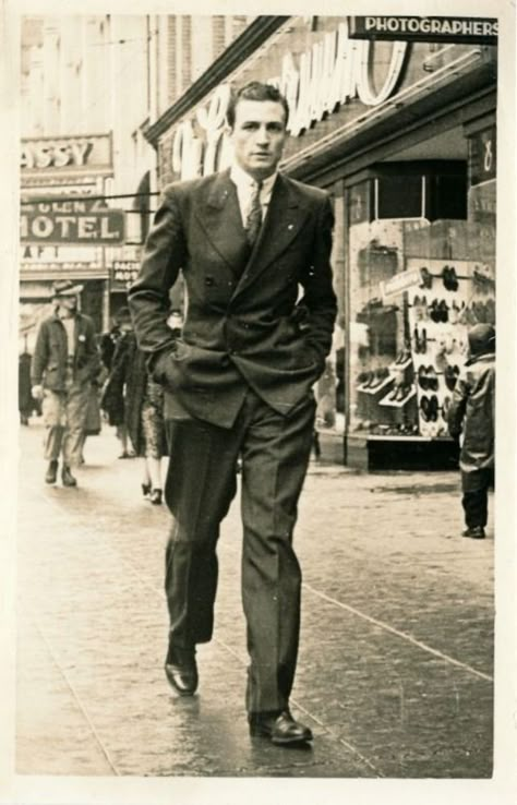 Cool Snapshots That Defined Men's Fashion in the 1940s ~ Vintage Everyday Vintage Mens Fashion 1950s, 1950s Fashion Menswear, 1940s Mens Fashion, 1950s Mens Fashion, Vintage Outfits Men, 1950s Mens, 강아지 그림, Vintage Mens Fashion, Vintage Suits