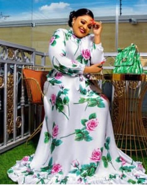 Flower Material Gown Styles In Nigeria, Flowered Chiffon Gown Styles, Flower Material Gown Styles, Dinner Wears, Chiffon Gown Styles, Materials Gown Style, Leather Handbag Patterns, Kaftan Gown, Lace Gown Styles