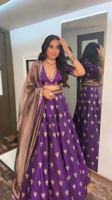 Indian Wear For Women Aesthetic, Lehenga Outfits Bridesmaid, Simple Party Lehenga, Self Made Lehenga Designs, Lengha From Old Silk Saree, Traditional Lehenga Look, Saree Lehnga Designs, Purple Silk Lehenga, All Over Lehnga Design