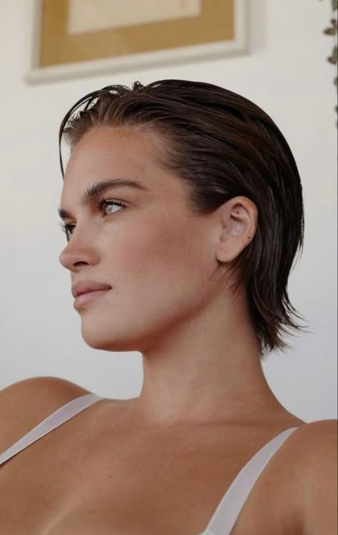 Haircut Double Chin, Sleek Hairstyles For Short Hair, Baddie Hairstyles For Short Hair, Short Slicked Back Hair, Hair Drawing Tutorial, Sleek Back Hair, Hairstyles Dinner, Hairstyles For Round Face, Hairstyles Photos