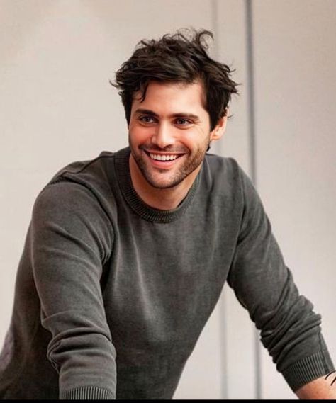 Matthew Daddario Shadowhunters, Shadowhunters Series, Hey Handsome, Matthew Daddario, Alec Lightwood, Under The Mistletoe, Film Tv, Hot Actors, Shadowhunters