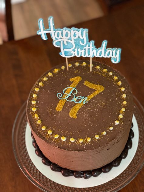 Tenn boy birthday cakes are a challenge. Birthday Cake For 17th Birthday Boy, Birthday Cake 13 Boy, Cake For 17th Birthday Boy, 17th Birthday Cake Boy, Boy Birthday Cakes, Birth Wishes, Boys 16th Birthday Cake, Boy 16th Birthday, Cake Tart