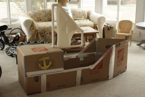 How to make a pirate ship out of cardboard boxes Pirate Ships Diy, Cardboard Pirate Ship, Cardboard Boat, Pirate Crafts, Pirate Halloween, Pirate Day, Pirate Birthday Party, Pirate Birthday, Pirate Theme