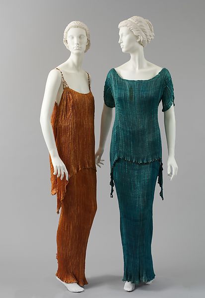 Ancient Greek Dress, Fortuny Dress, Greek Dress, Mariano Fortuny, Tea Gown, Italian Dress, 1920's Fashion, Spanish Fashion, Roaring 20's