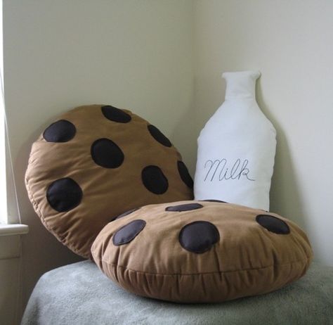 Cute Pillow Ideas, Diy Cute Pillows, Food Pillows Diy, Food Home Decor, Cojines Aesthetic, Cute Pillows Diy, Food Room Decor, Cookie Pillow, Cool Pillows