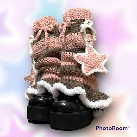 Rose Latte, Crochet Leg Warmers, Pink Ribbed, Crochet Clothing And Accessories, Kawaii Crochet, Crochet Design Pattern, Crochet Fashion Patterns, Fun Crochet Projects, Crochet Things