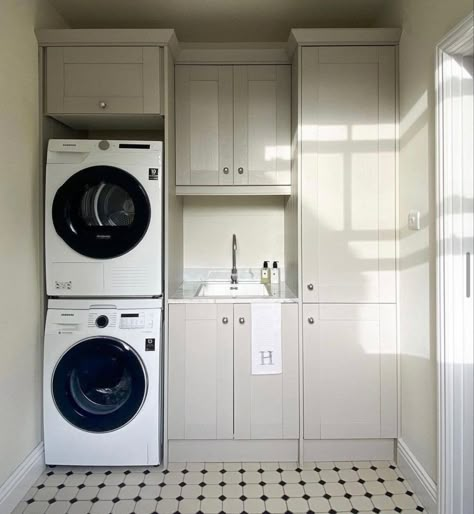 Conservatory Laundry Room Ideas, Basic Utility Room, One Wall Utility Room, Built In Utility Room, Boot Room Utility Entrance, Tiled Utility Room Walls, Side Return Utility Room, Small Garage Utility Room, Uk Laundry Room