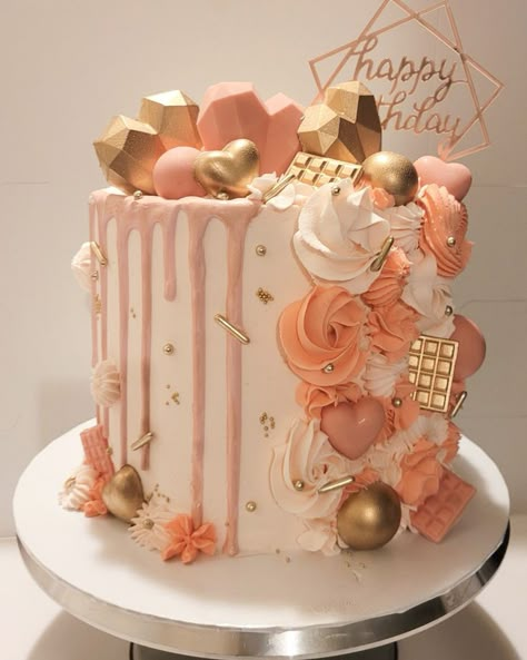 Happy Sweet 16 Birthday Cake, Girly Pink Cake Ideas, Women Bday Cake, Sweet 16 Cake Designs, Teens Birthday Cake, Adult Cakes For Women Birthdays, 15 Birthday Cake Girl, 10th Birthday Girl Cake Ideas, Cake With Sweets On Top