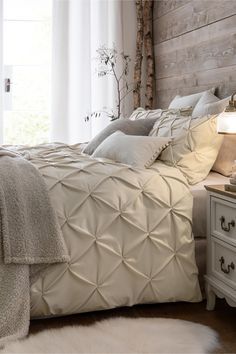 Ivory Bedding Bedroom, Bedsheets Designs, Elegant Bedding Sets, Unique Duvet Covers, Natural Bedroom Decor, Best Bedroom Designs, Neutral Bedrooms, Guest Bedroom Decor, New Bedding