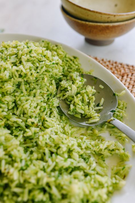 Scallion Rice, Traditional Asian Dish, Scallions Recipes, Rice Side Dish Recipes, Woks Of Life, The Woks Of Life, Cooking Jasmine Rice, Low Histamine Diet, Vegetable Fried Rice