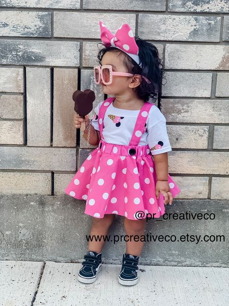 Our cute #minnie #icecream outfit is perfect for your next #birthday #party or a trip to #disney parks! Minnie Birthday Outfit, Ice Cream Outfit, Lila Party, Minnie Mouse Birthday Theme, Minnie Mouse Birthday Party Ideas, Minnie Mouse Birthday Outfit, Minnie Mouse Birthday Party Decorations, Twodles Birthday, Minnie Mouse First Birthday