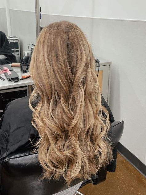 Types Of Curled Hair Hairstyles, Beautiful Curled Hair, Soft Curled Hairstyles, Loose Curls Long Hair Half Up, Loose Curls For Prom, Prom Hairstyles Loose Curls, Softly Curled Hair, Curled Long Blonde Hair, Salon Curls Hairstyles