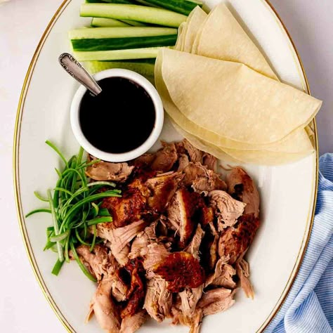 Slow Cooker Peking Style Duck Duck Slow Cooker Recipes, Slow Cooker Duck Leg Recipes, Crockpot Duck Recipes, Duck Stew Recipes, Peking Duck Breast Recipe, Duck Soup Recipes, Slow Cooker Duck Recipes, Slow Cooker Duck, Wild Duck Recipes