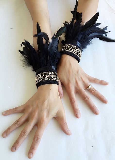 Victorian Burlesque, Diy Kostüm, Masquerade Party, Fantasy Costumes, Black Feathers, Wrist Cuffs, Ankle Cuffs, Fantasy Fashion, Wristbands