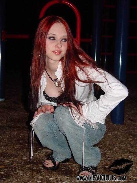 Sage Character, Goth Alt Outfits, Y2k Emo Aesthetic, Liz Vicious, Cold Wear, Grunge 2000s, Goth Look, Alt Outfits, Alt Girls