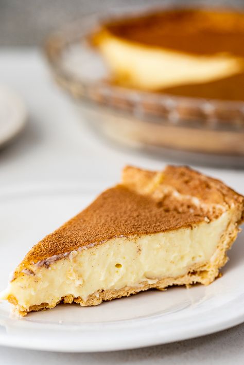 South African Milk Tart, Hoosier Pie, Milktart Recipe, African Desserts, South African Desserts, Sugar Cream Pie, South African Dishes, African Dessert, Milk Tart