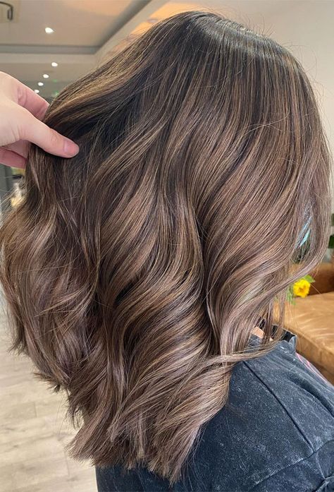 Ash Mocha Highlights, Brown Balayage On Light Brown Hair, Expresso Martini Brunette Hair Color, Mocha Hair Highlights, Mouse Brown Balayage, Medium Brown Hair Inspo Color, One Color Light Brown Hair, Brown Light Hair Color, Light Brown Hair Subtle Highlights