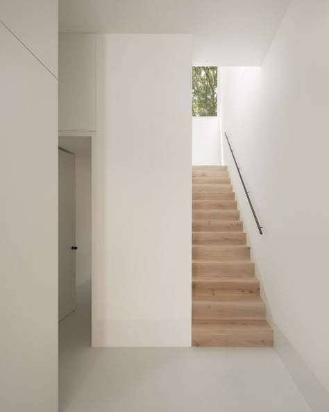 Concrete Floors In House, Brick Extension, External Staircase, Window Reveal, Walled Courtyard, Wooden Panelling, Brown Brick, Solid Brick, Contemporary Light