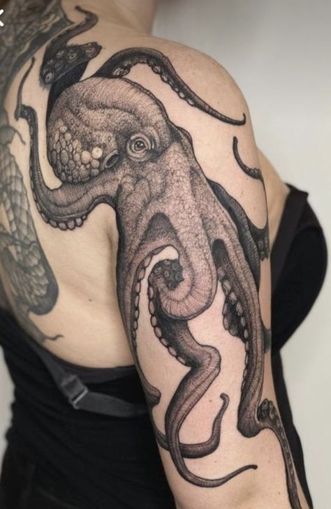 Squid Arm Tattoo, Octopus Hip Tattoo, Warped Tattoo, Sea Animal Tattoos For Women, Ocean Tattoos Men, Octopus Shoulder Tattoo, Octopus Arm Tattoo, Fish Tattoo Sleeve, Ocean Tattoo Sleeve