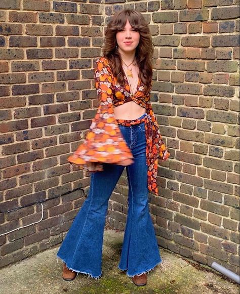 70 Style Outfits, 1970s Outfits, 70s Disco Outfit, 70s Fashion Women, 70s Inspired Outfits, Look 80s, 70 Outfits, Moda Hippie, Outfits 70s