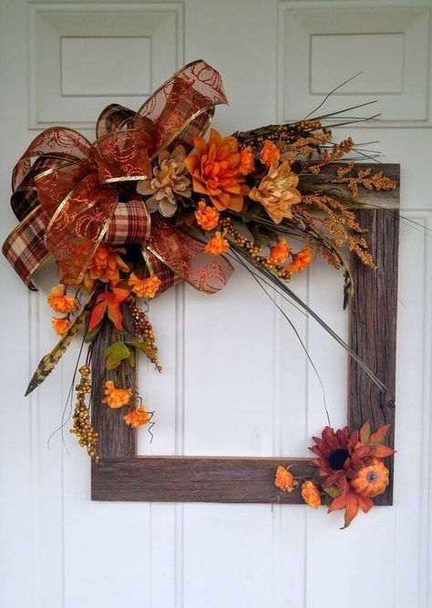 Decoration Vitrine, Picture Frame Crafts, Fall Frames, Thanksgiving Decorations Diy, Stick Crafts, Wreath Frame, Diy Thanksgiving, Fall Thanksgiving Decor, Fall Crafts Diy