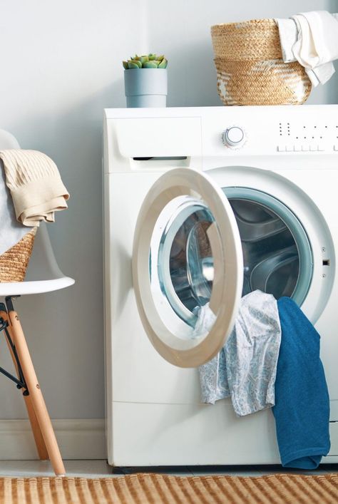 Smelly Laundry, Clean Your Washing Machine, Washing Machine Repair, Washing Machine Cleaner, Cleaning Painted Walls, Clean Washing Machine, Deep Cleaning Tips, Toilet Cleaning, Clean Dishwasher