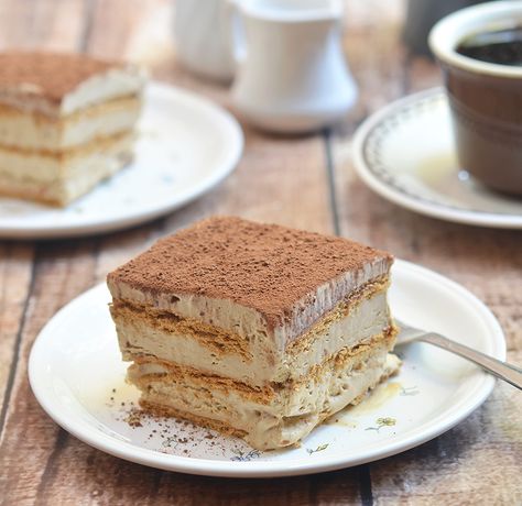 Espresso Royale Icebox Cake No Bake Coffee Cake, Refrigerator Cakes No Bake, Desserts With Whipping Cream, Freezer Cake Recipes, Refrigerator Cake, Ice Box Cakes, Icebox Desserts, Flavored Whipped Cream, Ice Box Cake