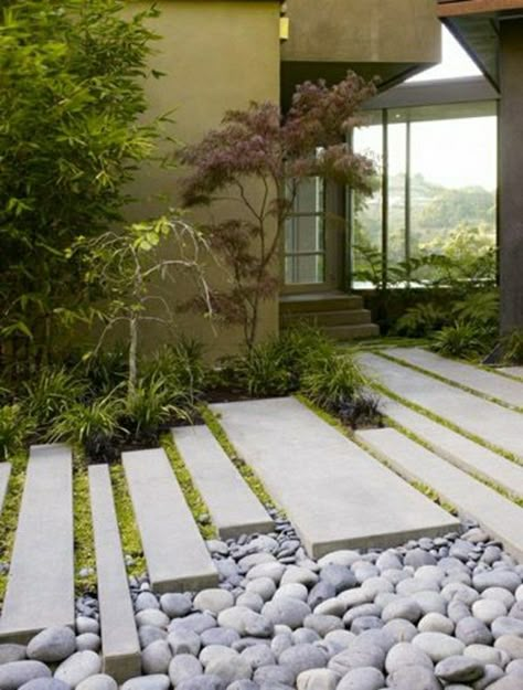 Japanese Garden – The Miracle Of Zen Culture! - Decor10 Modern Japanese Garden Landscapes, Garden Boulders, Modern Japanese Garden, Walkway Garden, Moderne Have, Japanese Garden Landscape, Contemporary Garden Design, Garden Paving, Japanese Garden Design