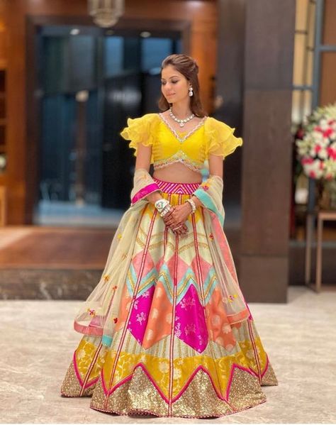 Haldi Theme, Lehengas For Wedding, Haldi Dress Ideas, Haldi Outfit For Bride, Aisha Rao, Mehandi Outfits, Haldi Ceremony Outfit, Latest Bridal Lehenga Designs, Haldi Dress