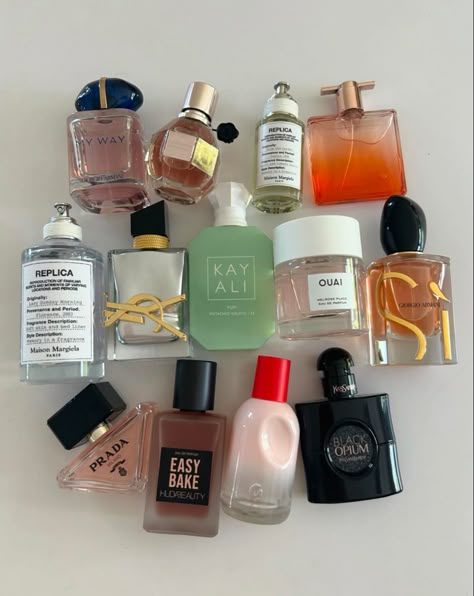 #perfume #collection #aesthetic #fragrance #parfum #oud #ysl #yslbeauty Sweet Perfume Aesthetic, Aesthetic Fragrance, Perfumes Aesthetic, Perfume Collection Aesthetic, Money Flowing, I Smell Good, Aesthetic Perfume, Ysl Perfume, Fragrance Lab